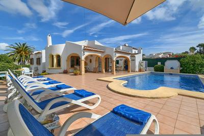 Arearea in J vea With 3 Bedrooms and 2 Bathrooms