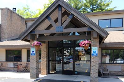 Blossom Hotel & Suites Traverse City