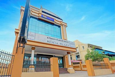 Fabhotel The Royal Plaza