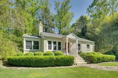 7 Mi to The Biltmore: 'Le Canard' Cottage w/ Porch