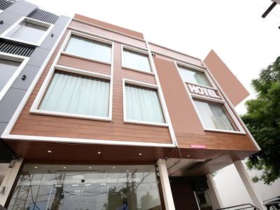 Capital O 17081 Hotel Signia