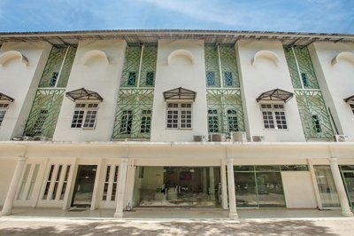 Collection O near Harbour Bay Mall formerly Kansa Hotel