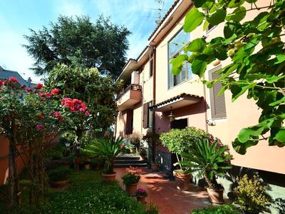 Belvilla by OYO Casa Rosada