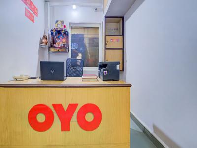 OYO 27822 Amrut Executive