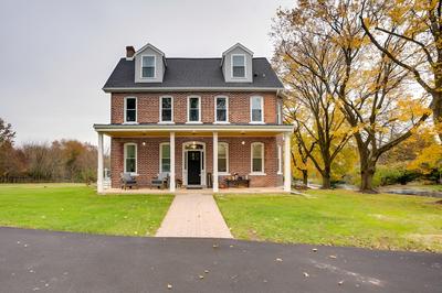 Family-friendly Hatfield Home: 3 Mi to Downtown!