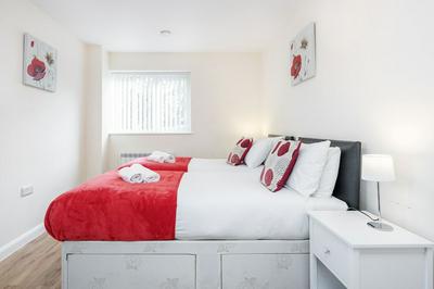 MPL Apartments - Queens Broadway F4