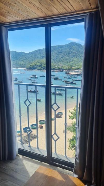 The Coral Homestay & Pub