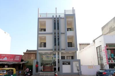 Oyo 33490 Hotel The Orient Tree