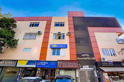 Fabhotel Vishesh Villas