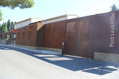 Pont Levis Hôtel By Franck Putelat