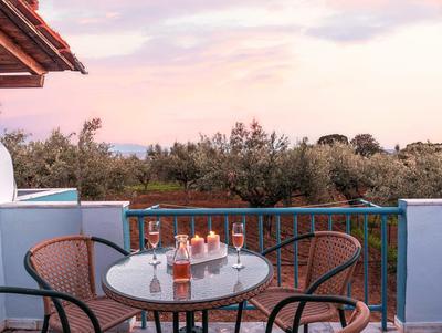 Secret Summer Retreat - Perfect Location BBQ