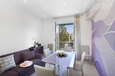 Estate4home- L'Onda Viola