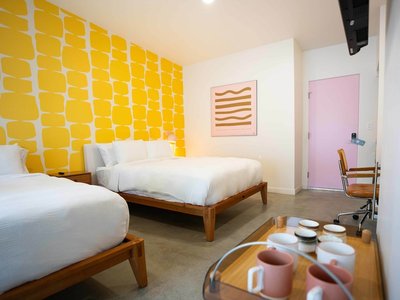 Standard Room, 2 Queen Beds, Kitchenette, Garden View