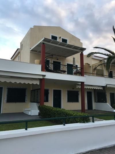 Stunning sea-front maisonette