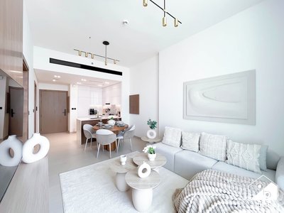 Luxury 1BR Balcony, Pool, Gym Prime Location