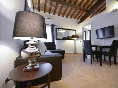 Ibernesi 1 Apartment