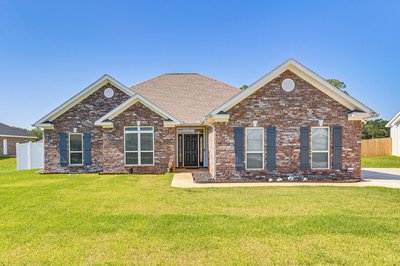 Suburban Bliss! Cozy Home w/ Neighborhood Perks