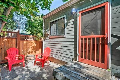 Warm & Inviting Ashland Cottage < Half-mile to SOU