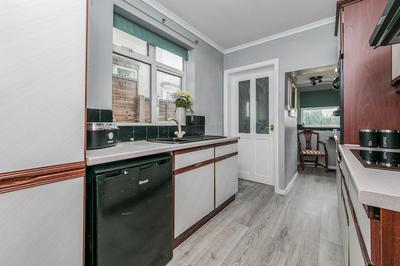 House - Sleeps 10 - Parking - Garden