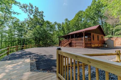 Cottage w/ Hot Tub: 3 Mi to Downtown Blue Ridge!