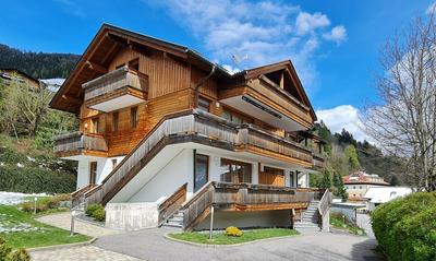 Central Vacation Apartment With View