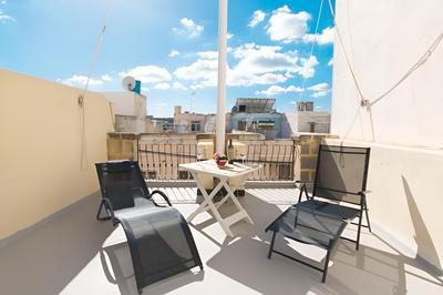Well Located Townhouse & Courtyard Kalka