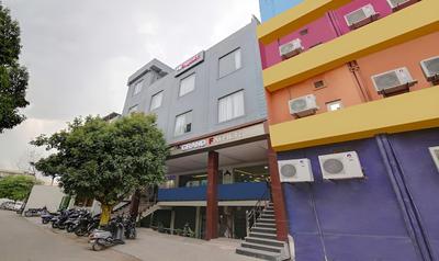 Treebo Trend Grandfather