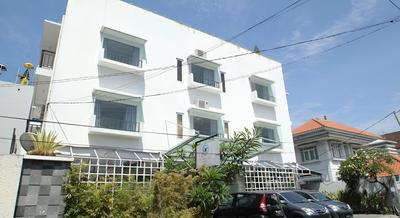 Kuta Airport Insta Hotel