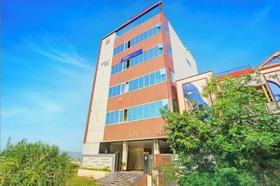 Fabhotel Dharani Grand