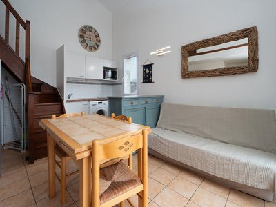 Sunny Terrace & Seaside Charm