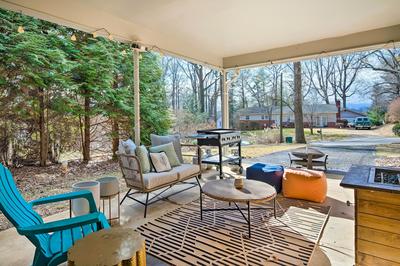 Arden Bungalow w/ Fire Pit: Near Lake Julian Park