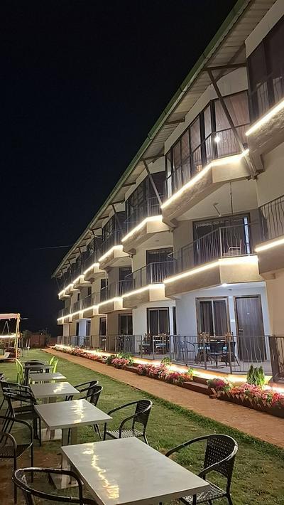 MOUNTAIN BREEZE RESORT