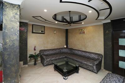 OYO 27596 Hotel Parkash Dx