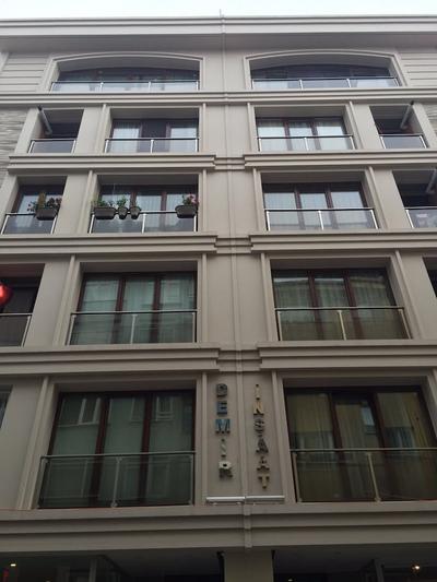 Celik Apartments