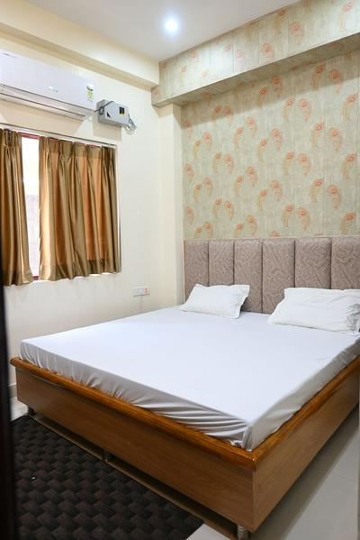 Divya Paying Guest House