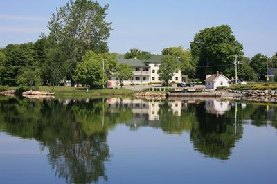 Lane's Privateer Inn