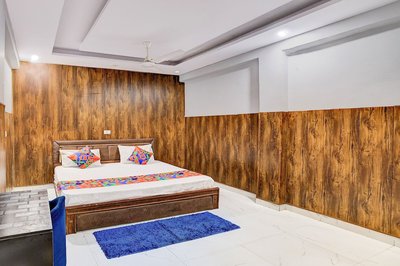 Fabhotel Varn Residency