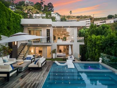 Sunset Heights - Elegant Modern Villa With Beautiful Views in the Hills