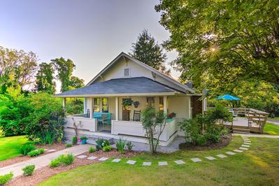Restored Mars Hill Home on 1 Acre: Walk to Town!