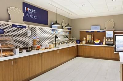Holiday Inn Express & Suites Morrow Atlanta South by IHG