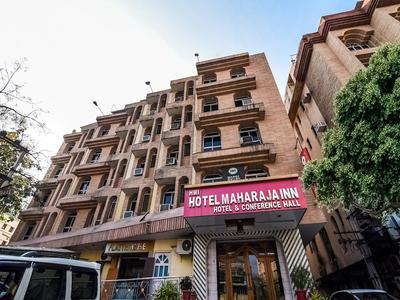 OYO 11732 Maharaja Inn