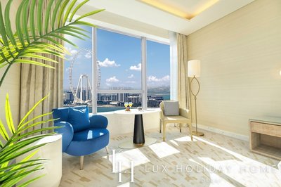 LUX  Iconic Views at Palm Tower Studio