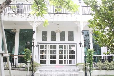 Bananaleaf Wedding Cafe & Resort