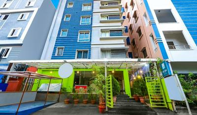 Hotel Blue Dawn - Near DLF Cyber City, Gachibowli