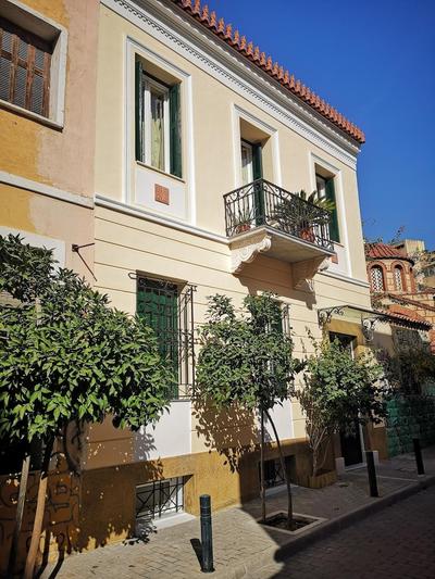 Psyri Neoclassical House w Yard - Free Parking