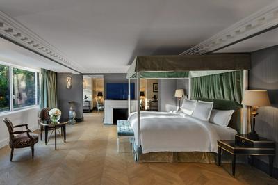 Hôtel de Berri Champs-Élysées, a Luxury Collection Hotel