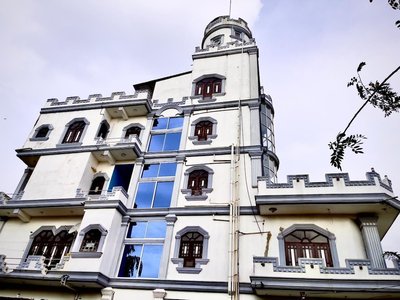 White palace Airport hotel