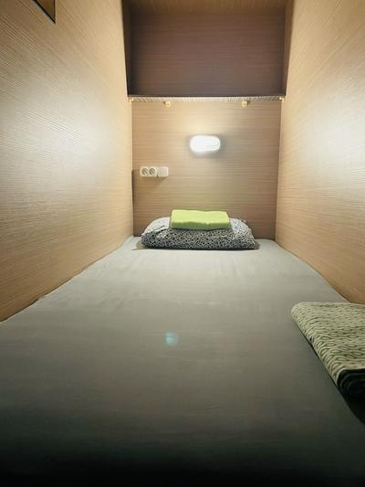 Capsule Hotel 47 Nebo