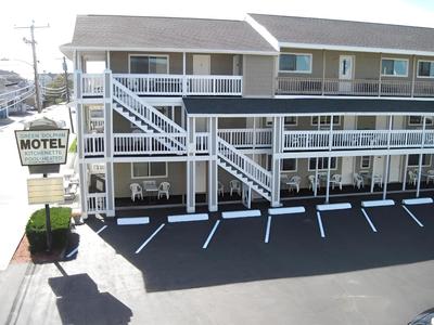 Green Dolphin Motel
