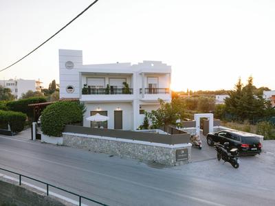 DOMUS GARDEN APARTMENTS